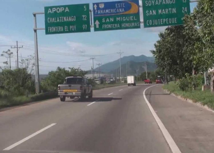 Hieren de bala a policía en Apopa