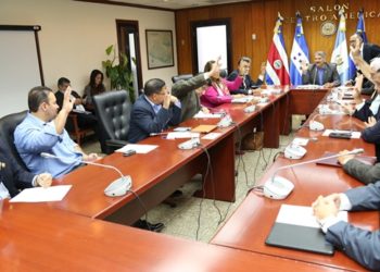 El Salvador amanece este lunes sin Sala de lo Constitucional