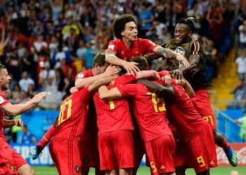 Belgas remontan y pasan a cuartos de final