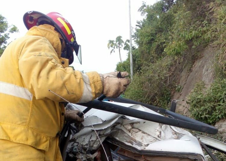Un muerto y un herido en accidente de tránsito en Santa Cruz Michiapa