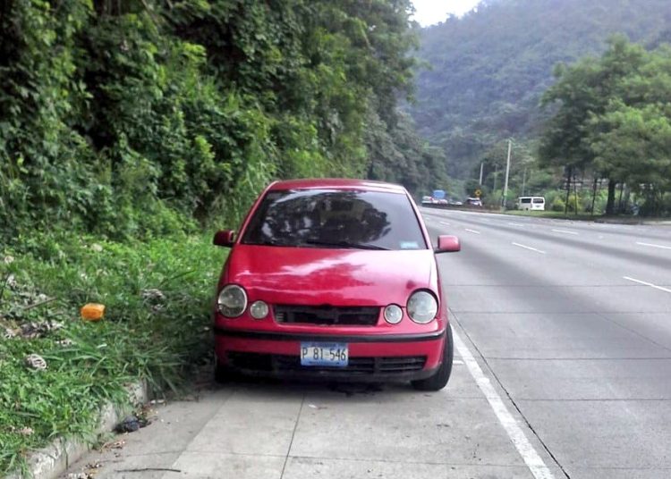 Policía intervino carro abandonado sobre autopista a Los Chorros: se descartan explosivos