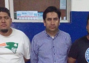 Capturan a 3 hombres cuando intentaban introducir un auto remolcado por frontera San Cristóbal