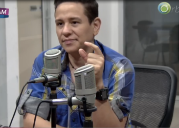 (Video) Comediante salvadoreño habla de su obra teatral “El Cavernícola”