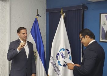 Nombran a Ernesto Muyshondt presidente del ISDEM