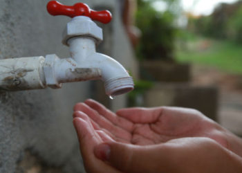 Diputados otorgan $709,200 para mejoras en sistema de agua potable y bonos de educación