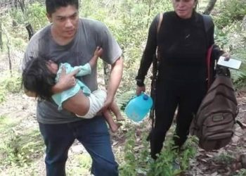 Rescatan con vida a una niña que permaneció sola por más de 24 horas en el cerro Tecapa