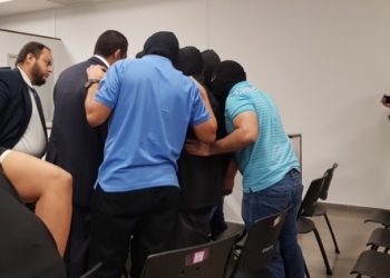 Absuelven a policías acusados de matar a tres pandilleros y un jornalero en Zaragoza