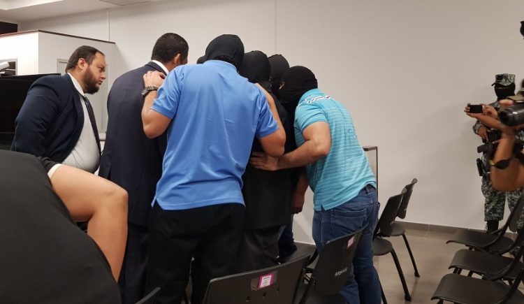 Absuelven a policías acusados de matar a tres pandilleros y un jornalero en Zaragoza