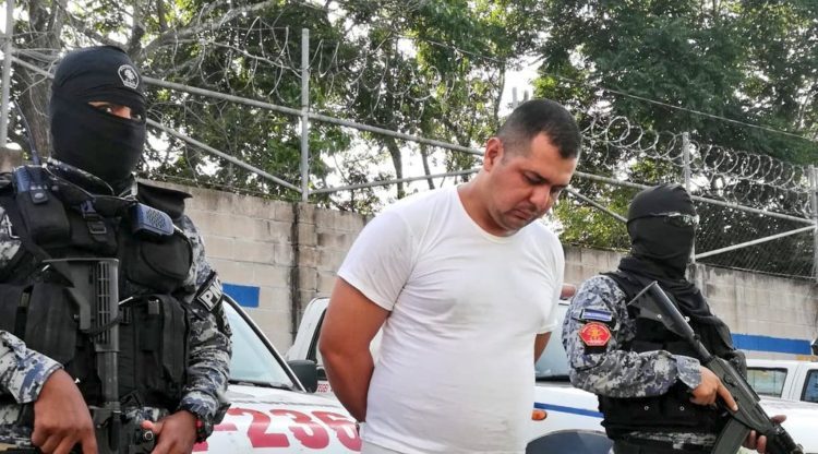 Cárcel para agente de la PNC acusado de asesinar a su hijo en Cuscatancingo