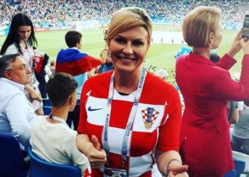 Presidenta croata viajó al Mundial con vuelo pagado de su bolsillo y con permiso sin goce de sueldo
