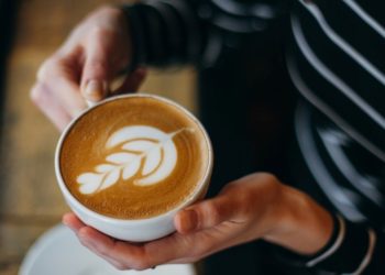 ¿El café puede prolongar la vida de las personas?
