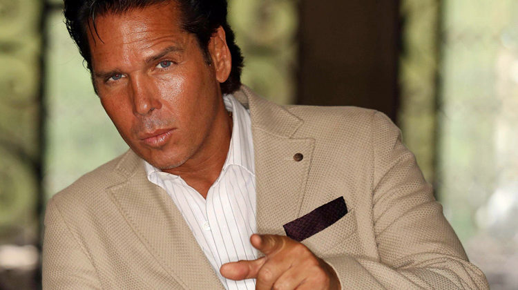 Roberto Palazuelos llama “indios” a sus seguidores