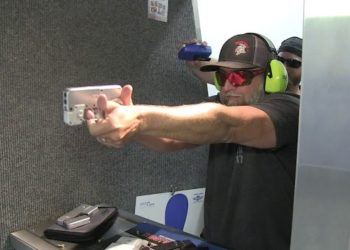 EE.UU. en alerta por distribución de los primeros celulares que disparan