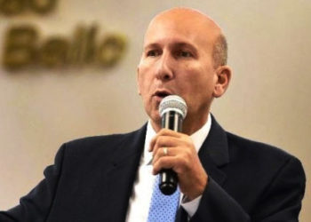 Javier Simán denuncia «matonería» de algunos dirigentes de ARENA