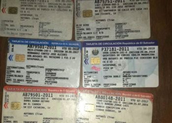 Capturan a sujeto que tenía en su poder varias tarjetas de circulación