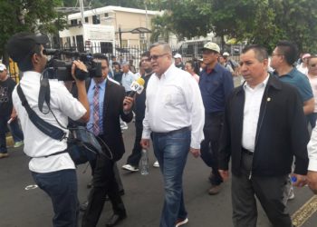 UES declarará “Hijos Espurios” de la Universidad a tres diputados