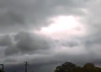 Un usuario de Facebook jura haber filmado a Dios caminando entre las nubes