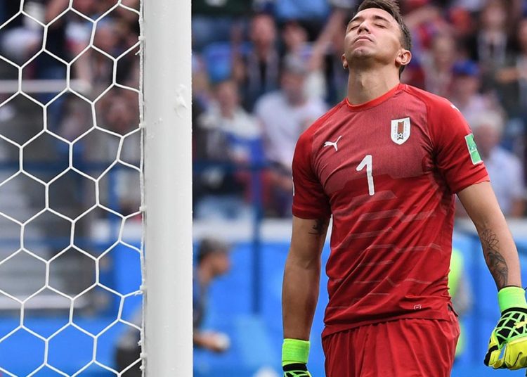Dos familiares muertos y el error garrafal ante Francia: la dura semana de Fernando Muslera