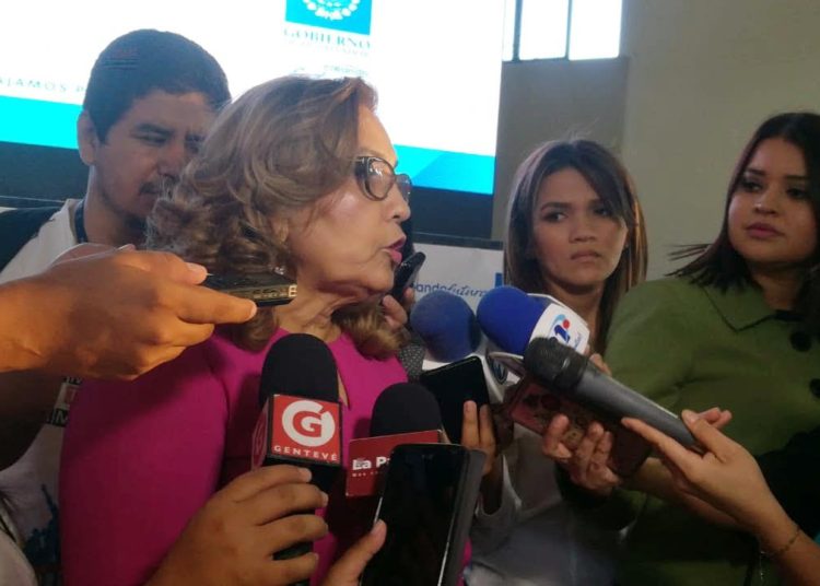 Piden incrementar impuestos al alcohol, tabaco y comida “chatarra” para destinarlos a Fosalud