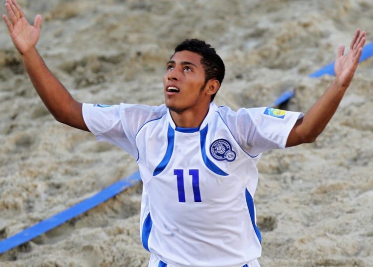 Frank Velásquez volverá a jugar, pero no en el fútbol de playa