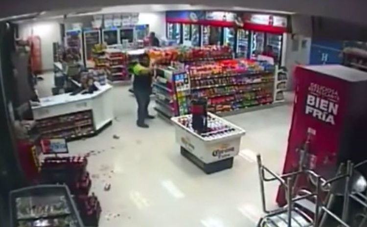 Empleado mata a un ladrón en una tienda en México y lo juzgan por homicidio