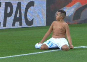 El festejo viral de un niño que aprovechó su instante de fama