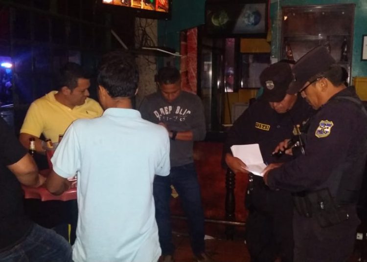 PNC registra bares en San Salvador