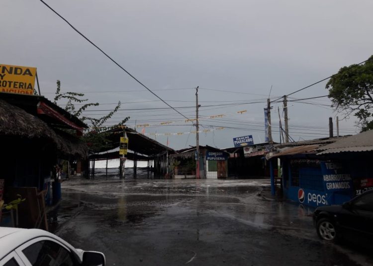 Encuentran ahogado a turista que fue arrastrado ayer por una ola en la playa El Majahual