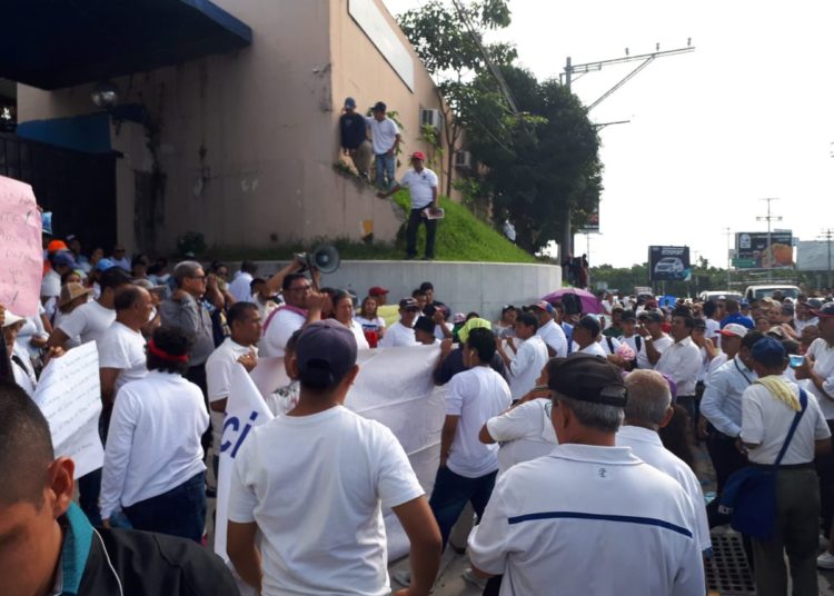 Vendedores informales rechazan traslado de la terminal de oriente