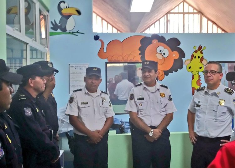 PNC dará protección a niños migrantes en pasos fronterizos de El Salvador