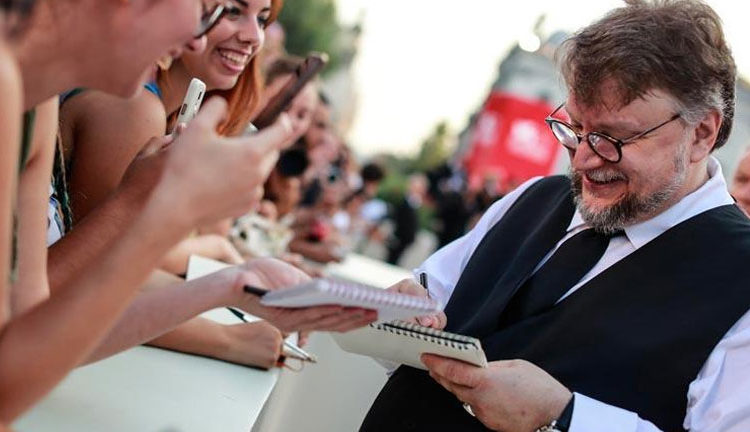 Guillermo Del Toro presiona por la igualdad de género