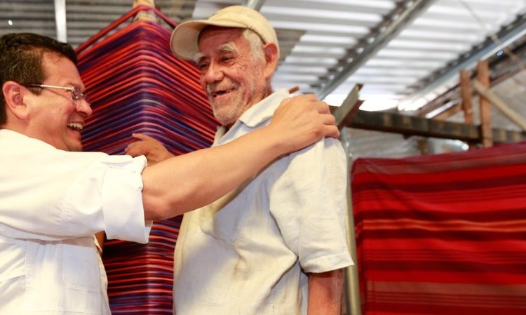Hugo Martínez de gira en San Vicente para escuchar propuestas y armar su Plan de Gobierno