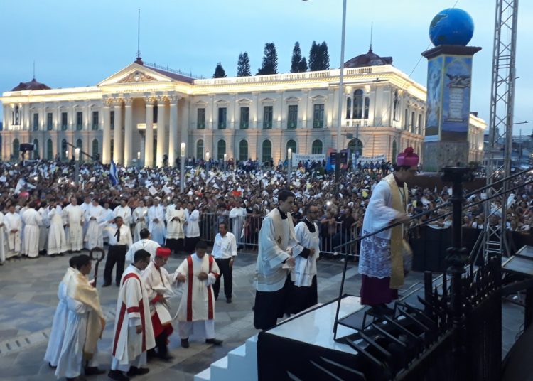 (FOTOS) Así vivieron los salvadoreños «La Bajada» del Divino Salvador del Mundo