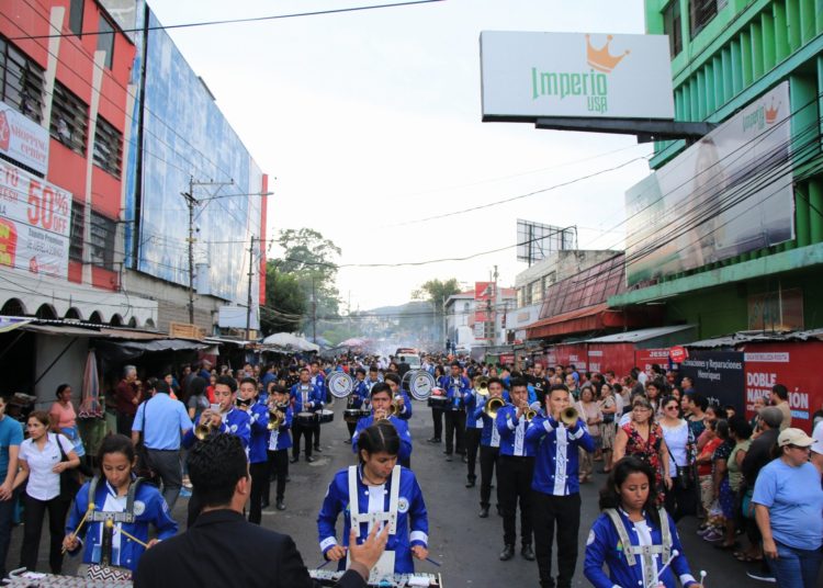 (FOTOS) Así vivieron los salvadoreños «La Bajada» del Divino Salvador del Mundo