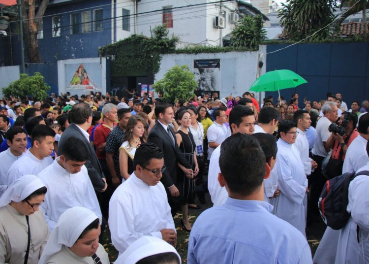 (FOTOS) Así vivieron los salvadoreños «La Bajada» del Divino Salvador del Mundo