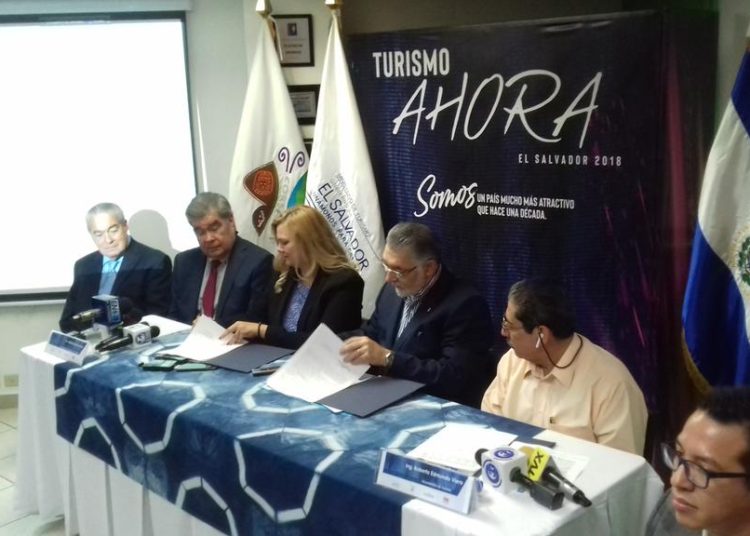 Buscan fortalecer el turismo médico en El Salvador