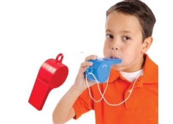 (VIDEO) Niño se traga un silbato y así de peculiar era su tos