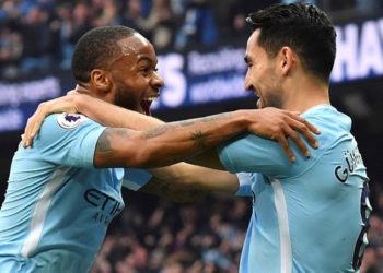 Agüero marcó un hat trick en la aplastante goleada de Manchester City a Huddersfield