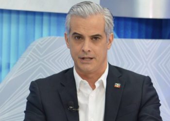 Contradicciones en ARENA sobre libros contables del periodo Saca. Interiano asegura que «ahí están»