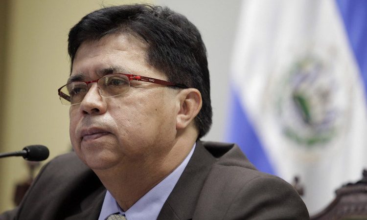 Secretario de Comunicaciones pide investigar a “destinatarios” del caso Saca