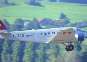Avión antiguo chocó en los Alpes suizos: hay 20 muertos