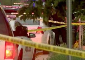 Un abuelo mató a un delincuente que intentaba estrangular a su nieto: pero al llegar la policía, por error, lo mató a él