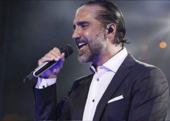 VIDEO: Alejandro Fernández provocó pánico en avión