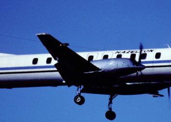 Un empleado de Alaska Airlines se robó un avión sin pasajeros en el aeropuerto de Seattle y lo estrelló en Washington