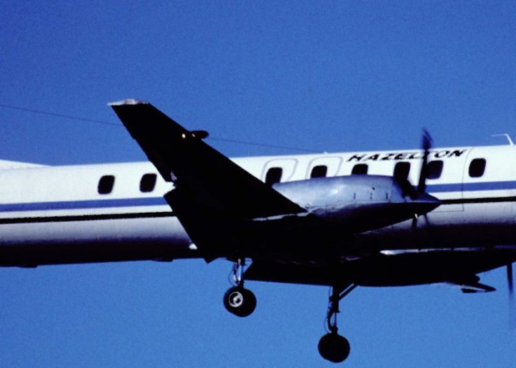 Un empleado de Alaska Airlines se robó un avión sin pasajeros en el aeropuerto de Seattle y lo estrelló en Washington