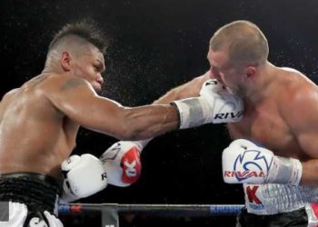 El colombiano Eleider Álvarez venció por nocaut a Sergey Kovalev y logró una histórica consagración mundial