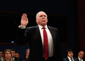 Exdirector de la CIA acusa a Trump de querer «amedrentar» las voces críticas