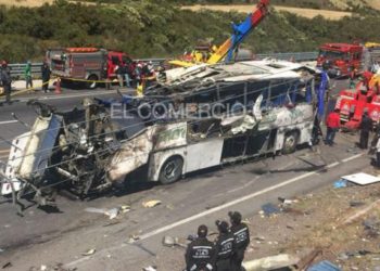 Encuentran fuerte cargamento de droga en bus accidentado en Ecuador