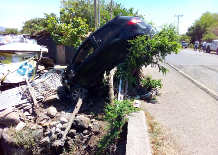 Impresionante accidente de tránsito deja una persona lesionada en Santa Rosa de Lima