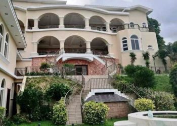 (Imágenes) Residencia de Tony Saca considerada “símbolo de la corrupción”